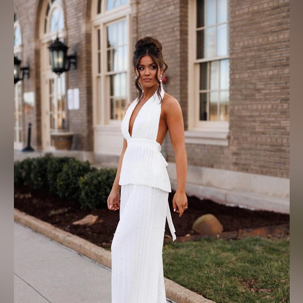 Elegant White Wide Leg Jumpsuit - Picture 8 of 10
